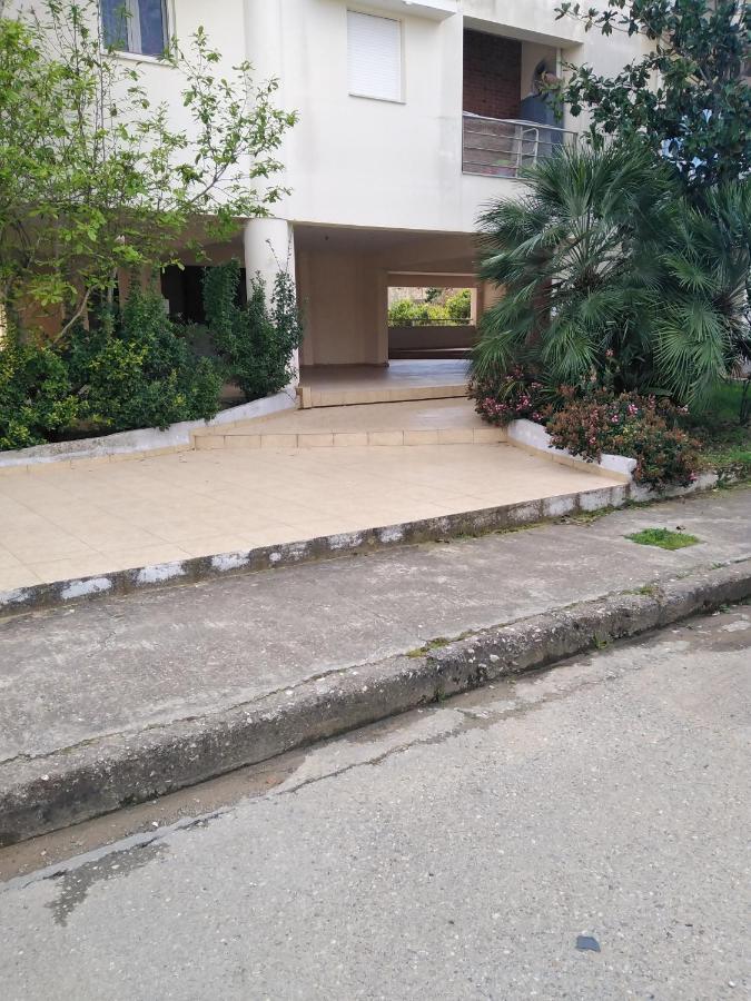 Hommie Apartment Amaliada Dış mekan fotoğraf